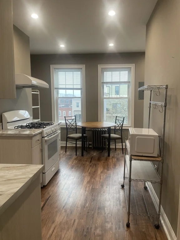 628 East 3rd St, South Boston