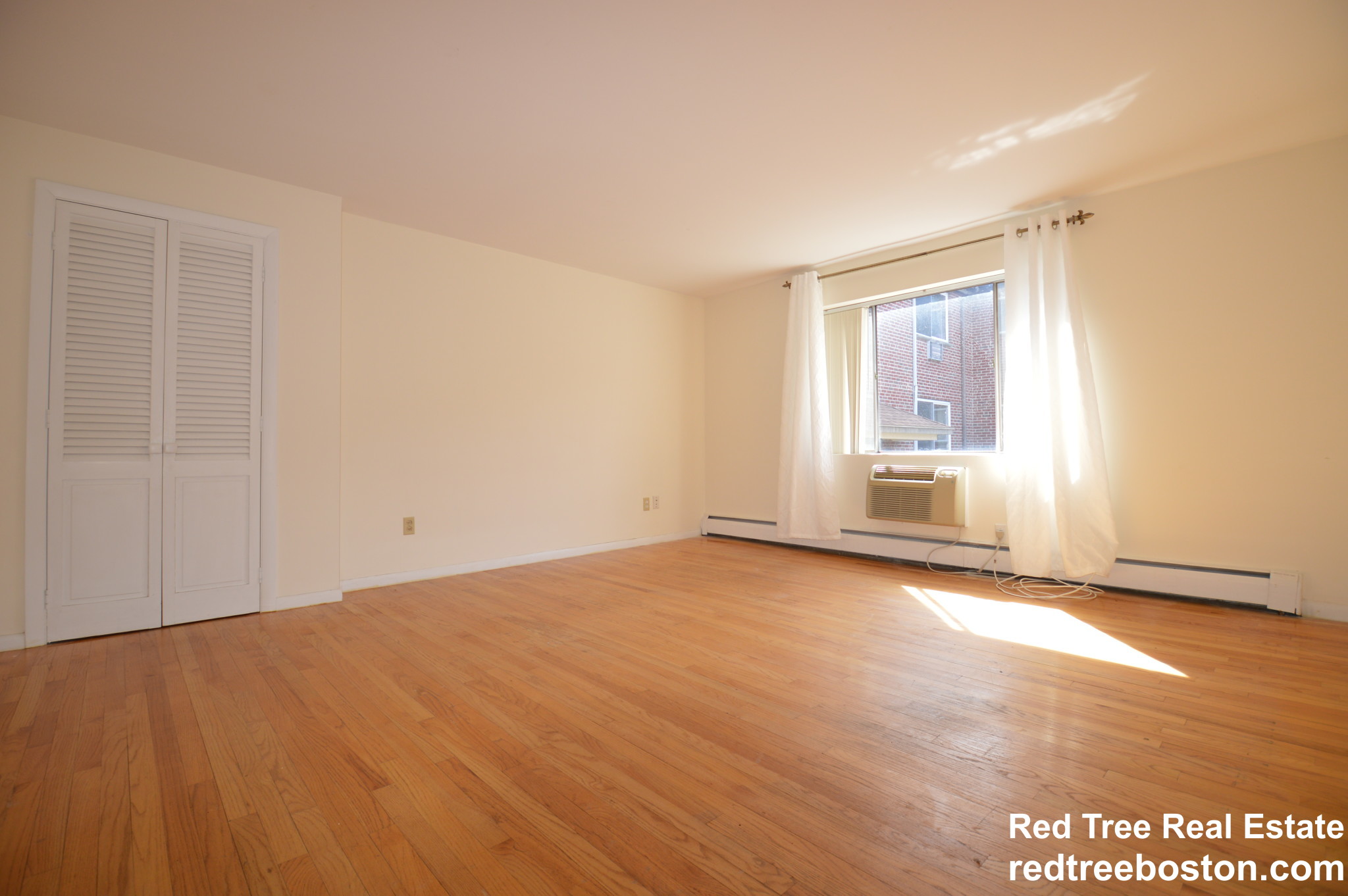 54 Bryon Rd, Chestnut Hill