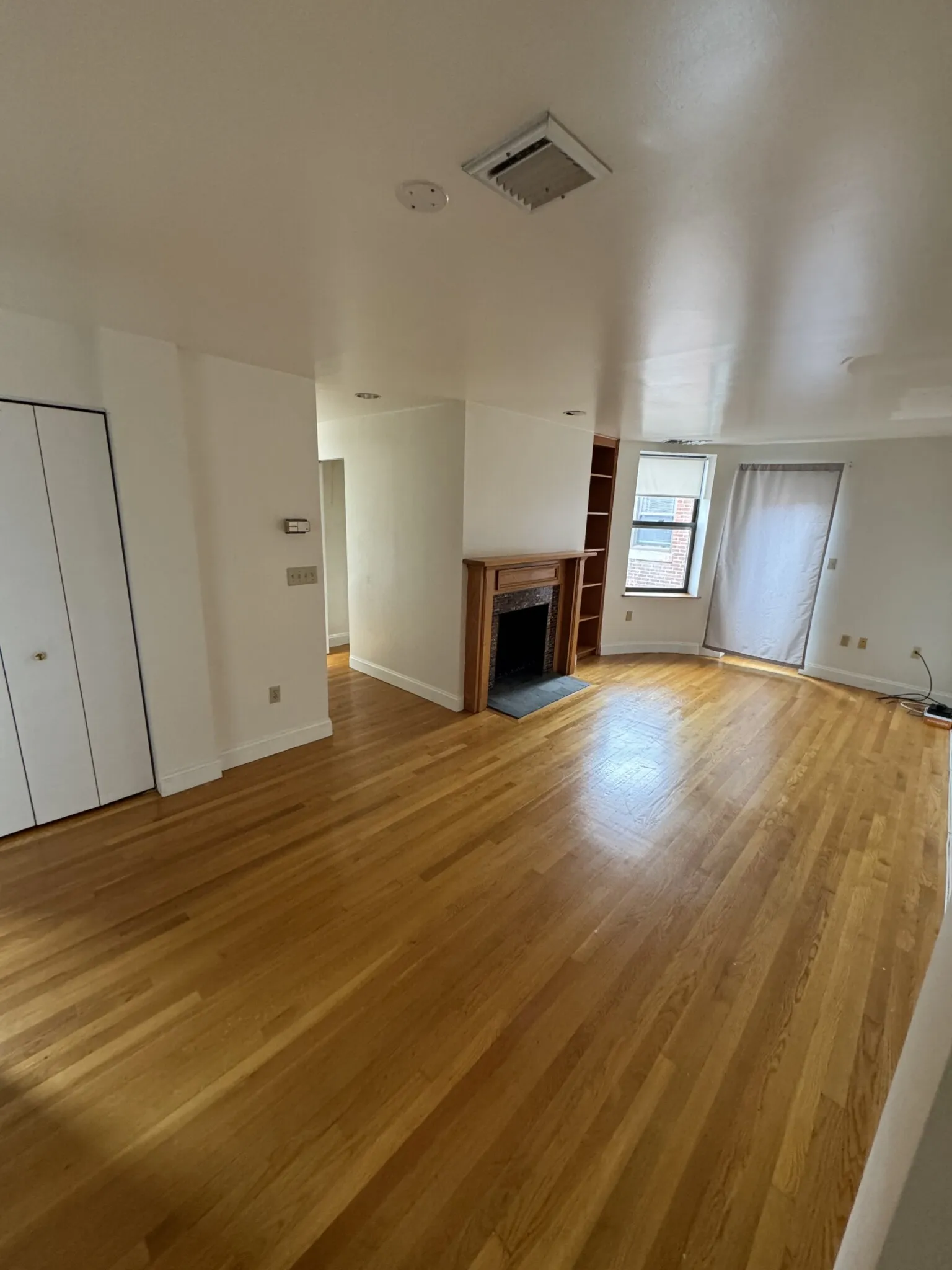 102 Gainsborough St, Fenway