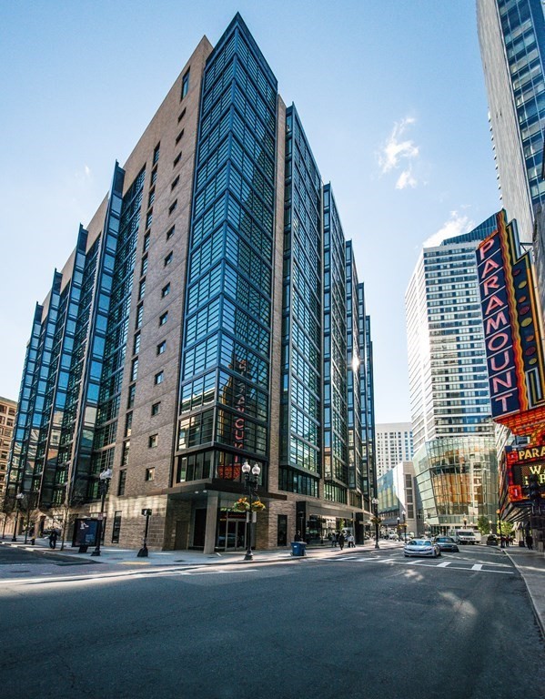 580 Washington St, Midtown