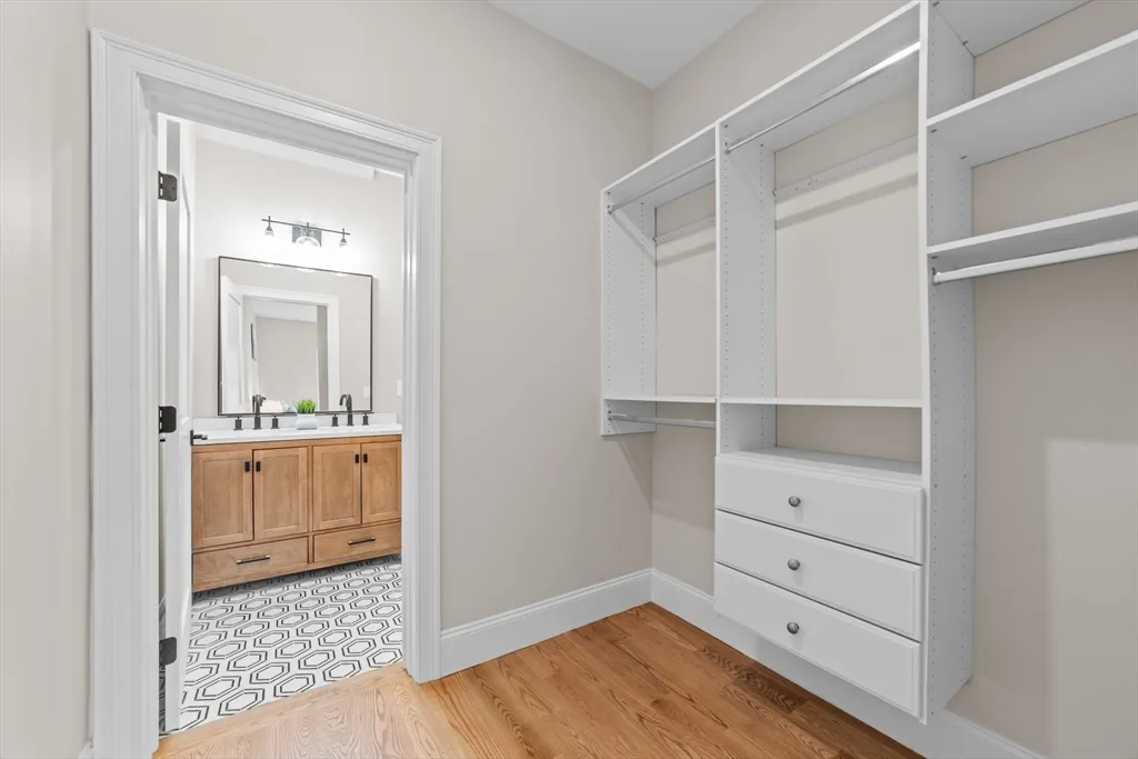 31 Boardman St, East Boston