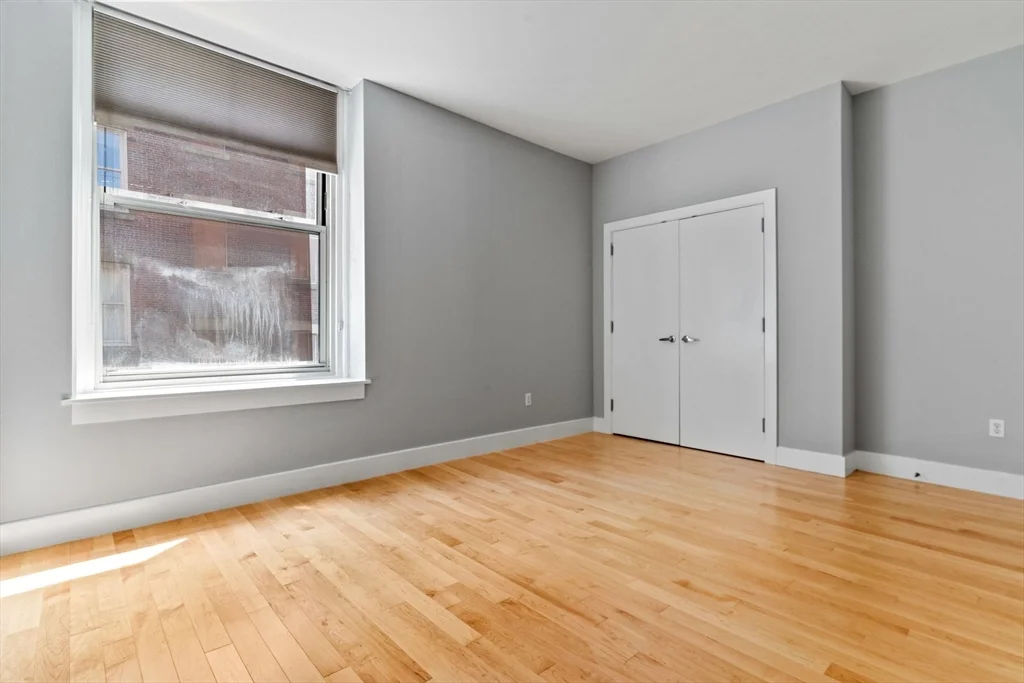 70 Lincoln, Leather District