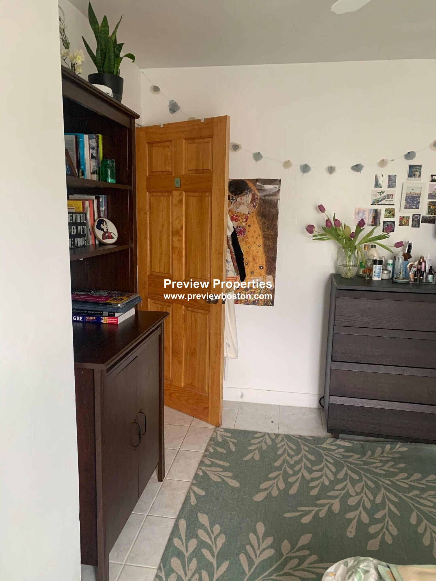 8 Starr Ln, Jamaica Plain