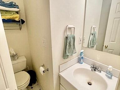 3 bed, 1.5 bath apartment for rent at 17 Thacher St Unit 4, North End — photo 13 of 22