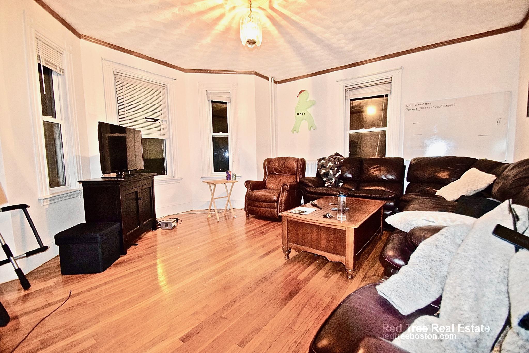 205 Hillside St, Mission Hill