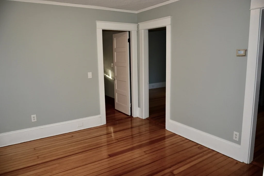 27 Emmons St, Milford