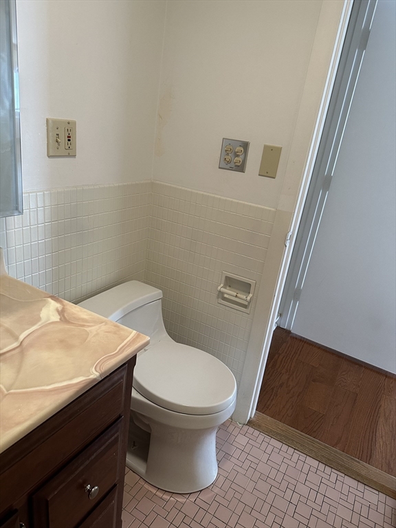 20 Hammond Pond Pkwy, Chestnut Hill