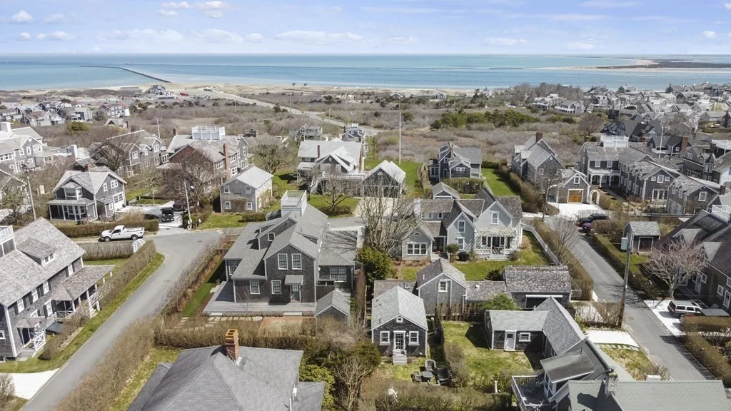 2 Cabot Ln, Nantucket
