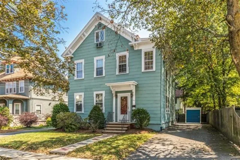 53 Oakland St, Medford