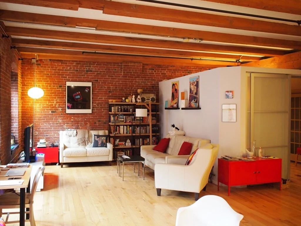 11-21 Wormwood, Seaport District