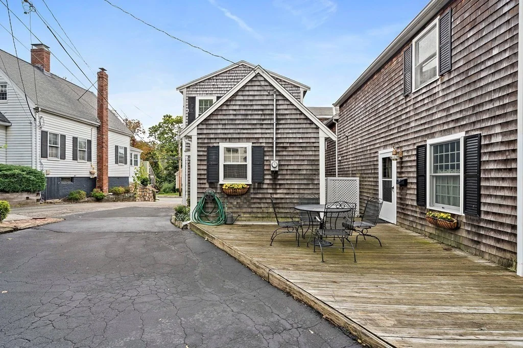 249 North St, Hingham Center