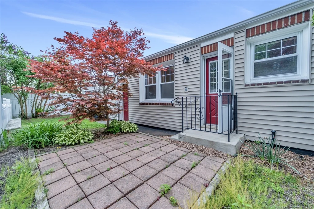 8 Greystone Ave, Bradford