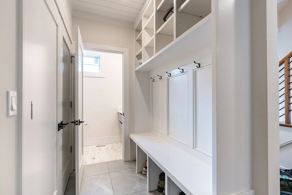 19 Shute Path, Newton Center