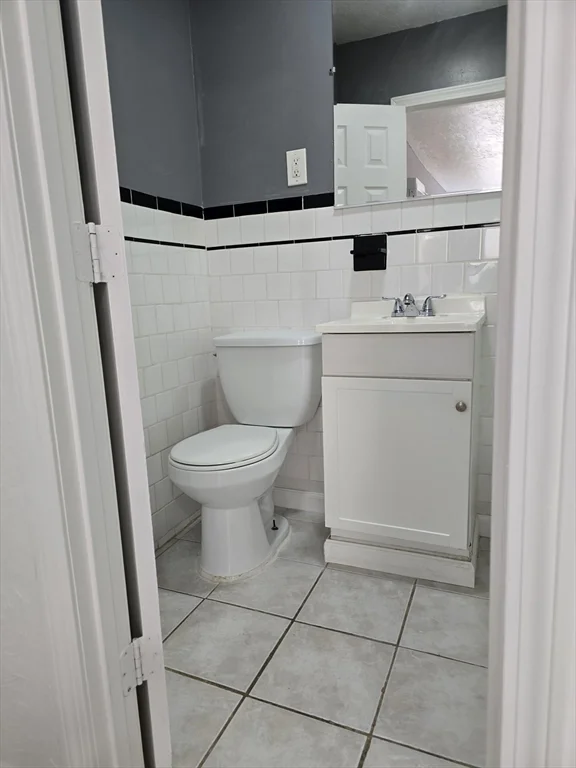 40 Aetna, Fall River