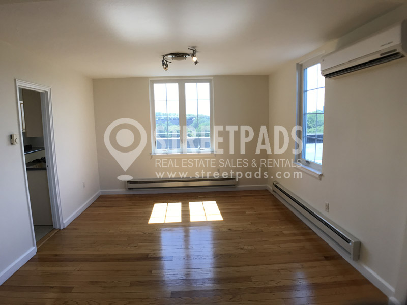 60 Brattle St, Harvard Square