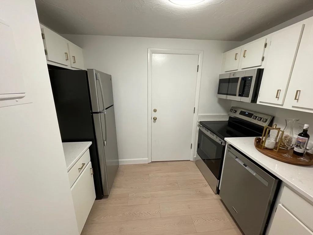 16 Erick Rd, Mansfield