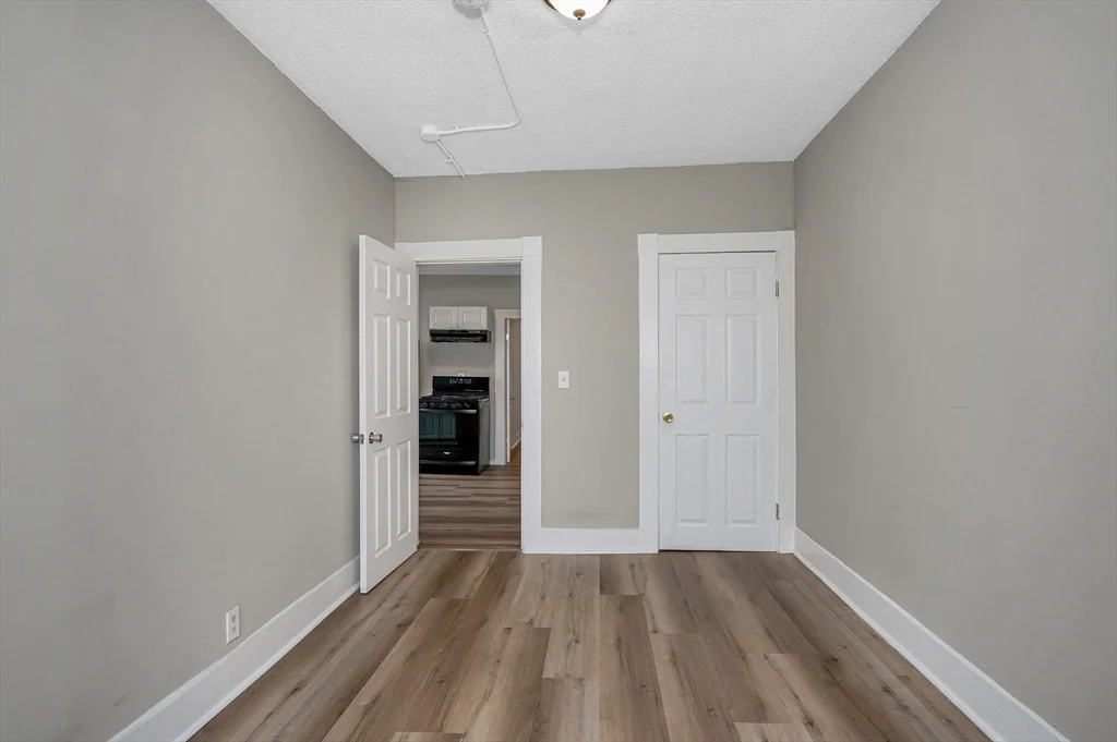 50 1/2 Common St, North Lawrence