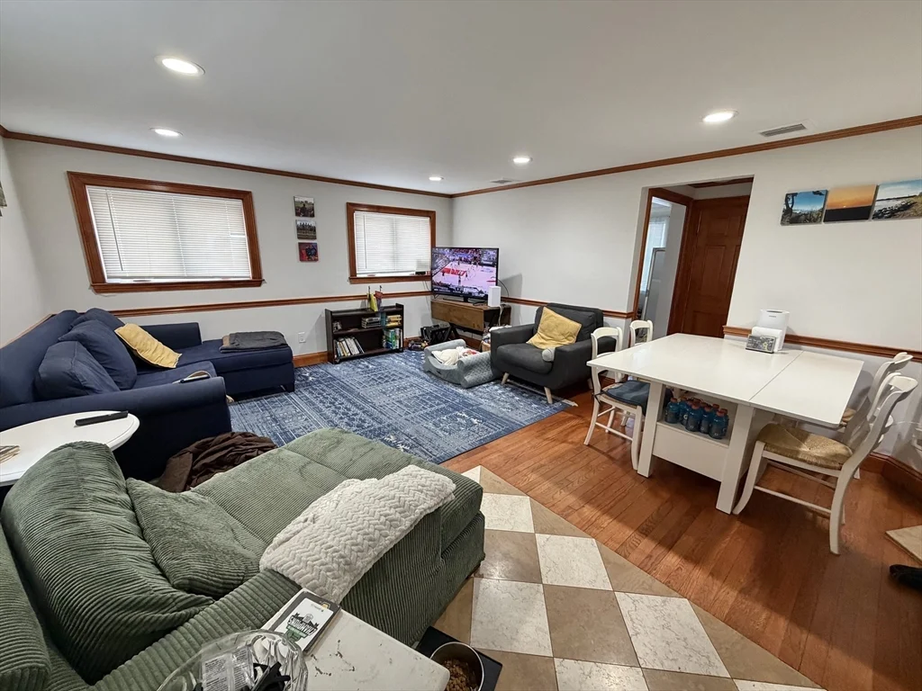 176 Upland Ave, Newton