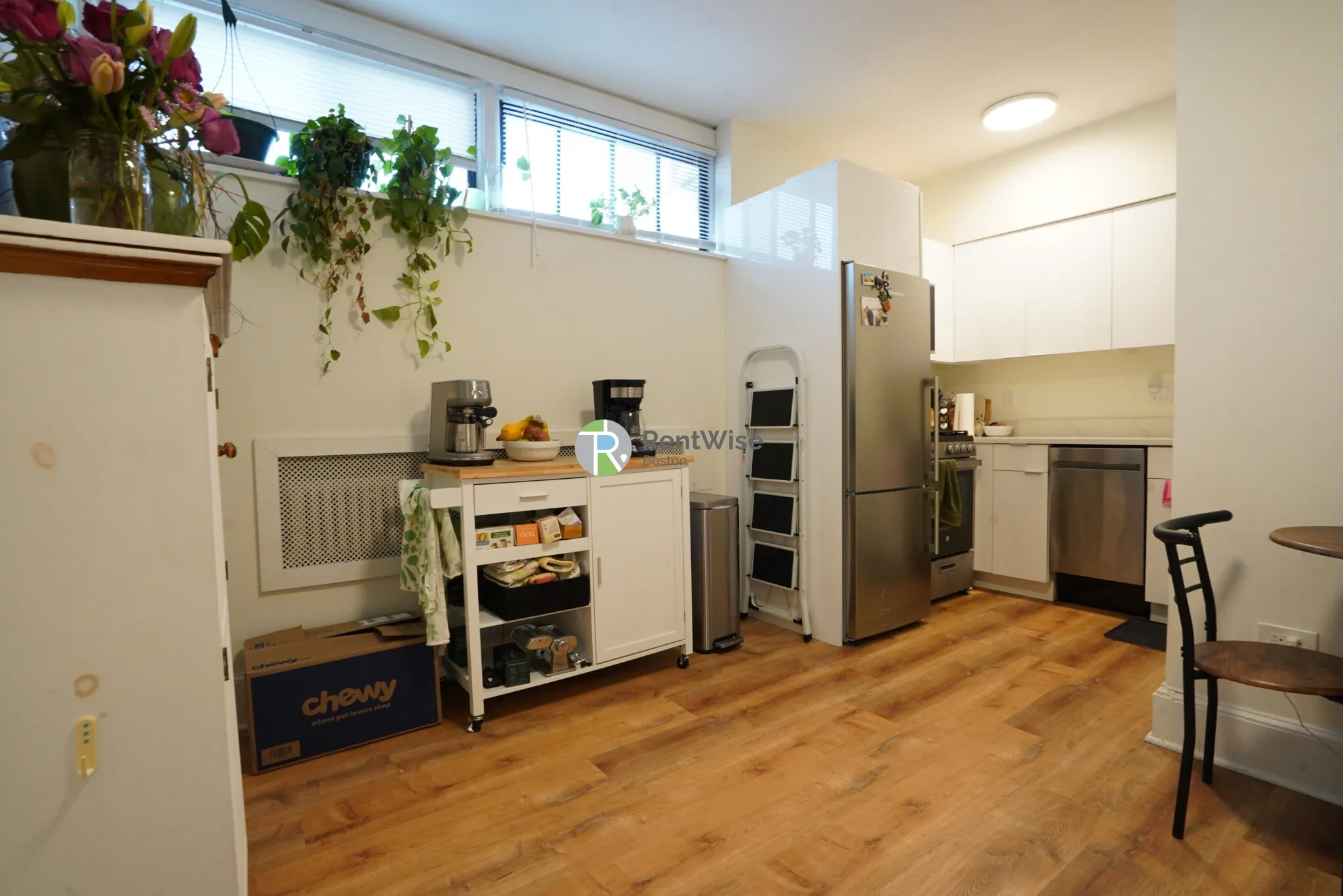 230 Walnut St, Newtonville