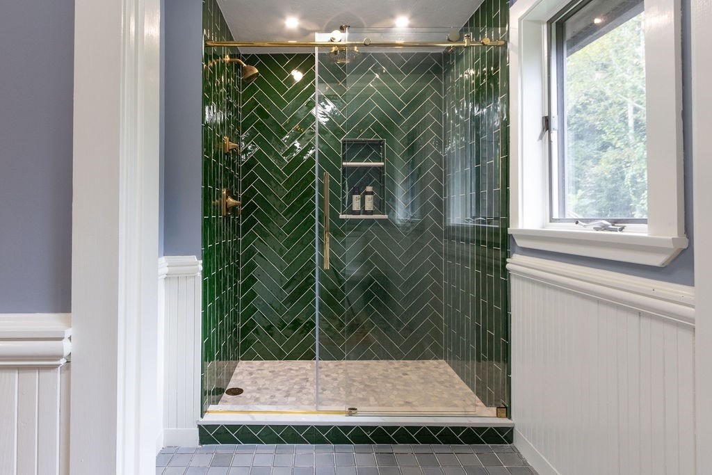 210 Washington St, Sherborn