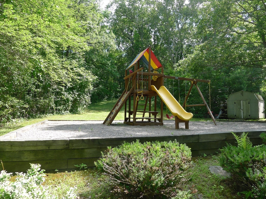 89 Brookdale, Shrewsbury