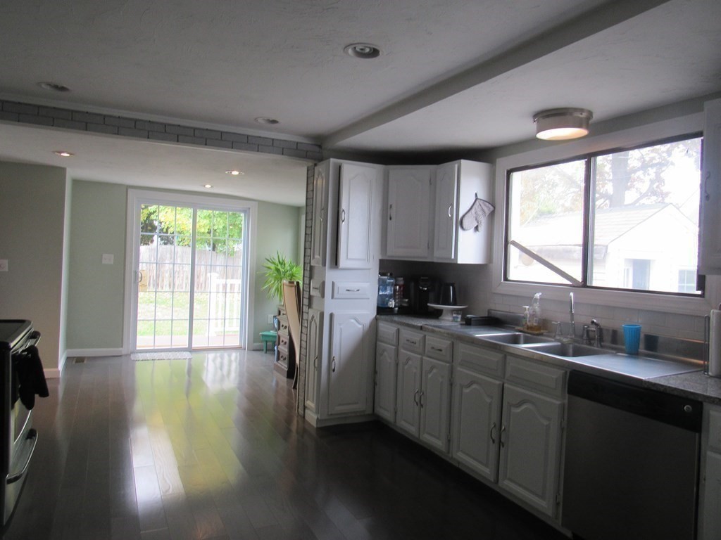 351 Plantation St, East Worcester