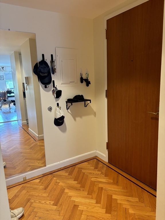 931 Massachusetts Ave, Mid-Cambridge