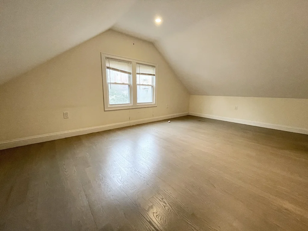 21 Iroquois, Mission Hill