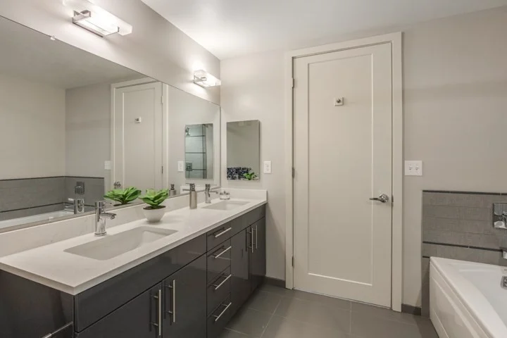 1 Canal St, North End