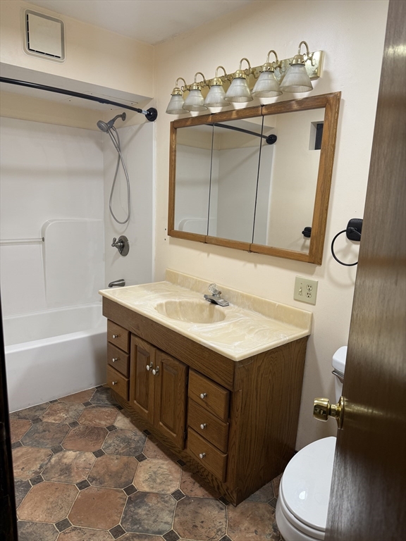 195 Millbury St, Worcester