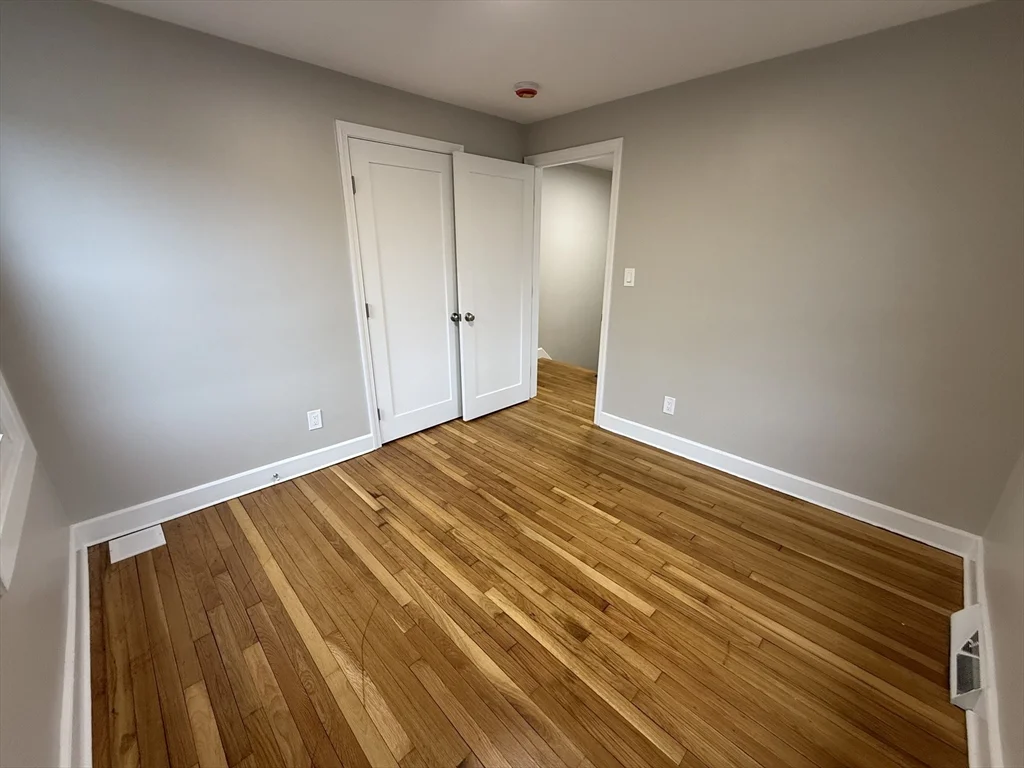 7 Silvia Ct, Hyde Park