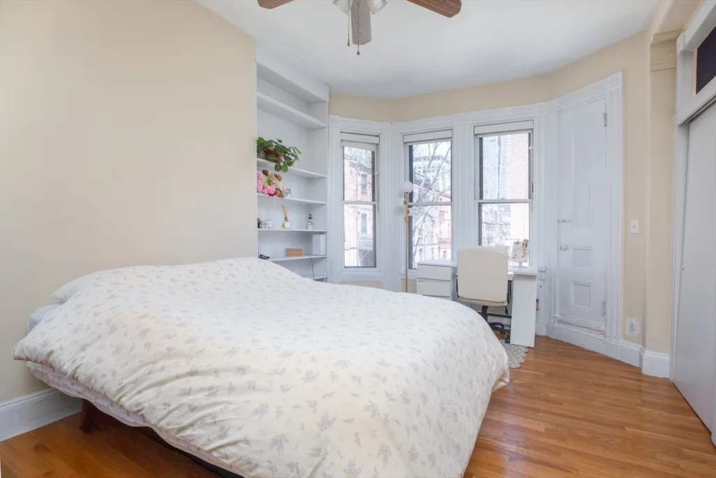 16 Cumberland St, Back Bay