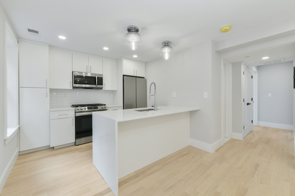 10 Lamson Ct, East Boston