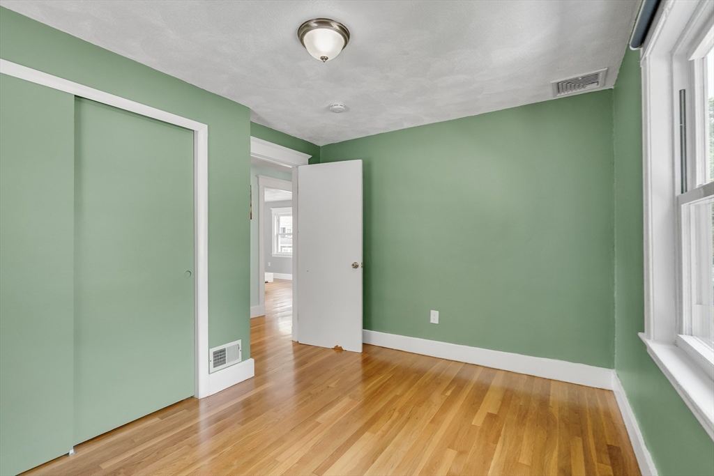 239 Hawthorne St, Malden