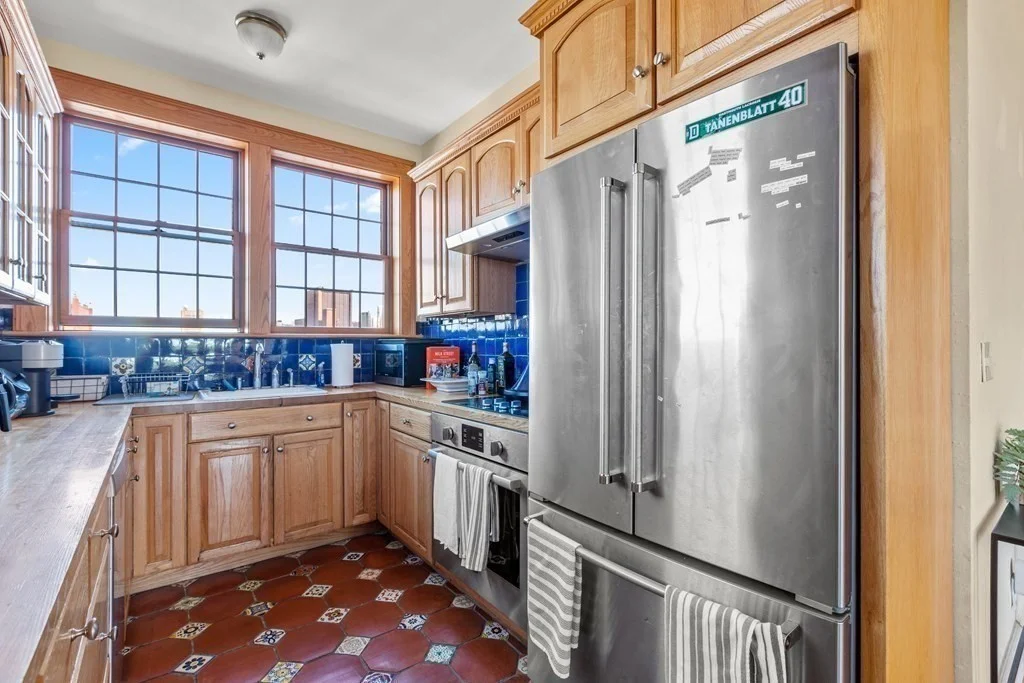 8 Gloucester St, Back Bay