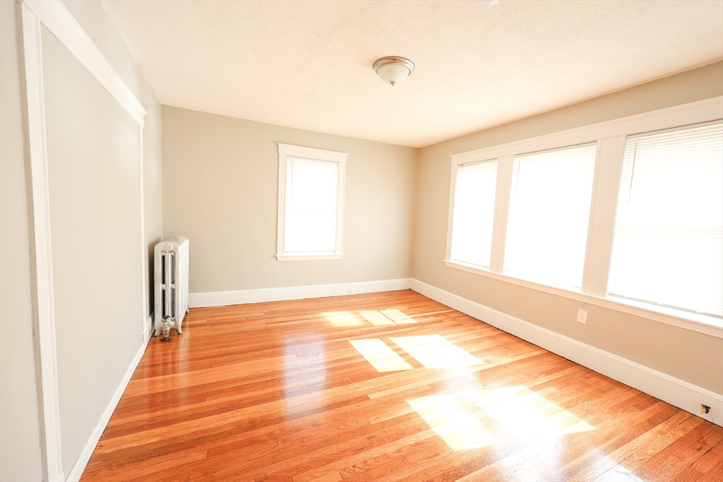 8-10 Mattakeeset St, Hyde Park