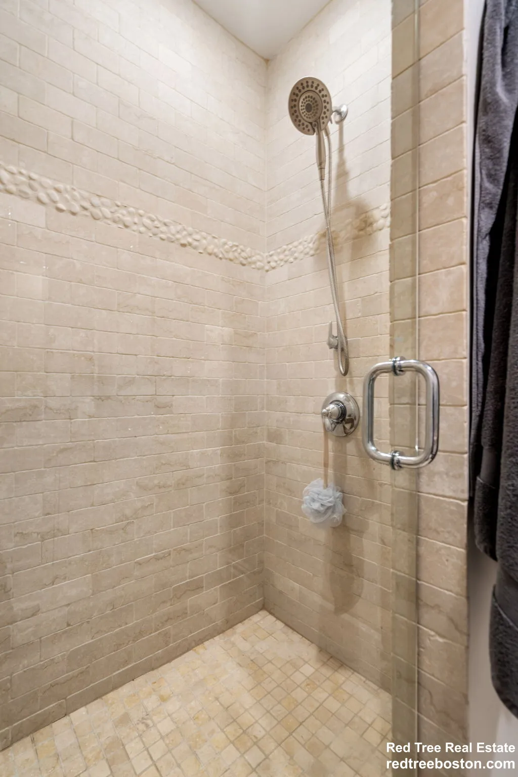 687 East 6th St, South Boston