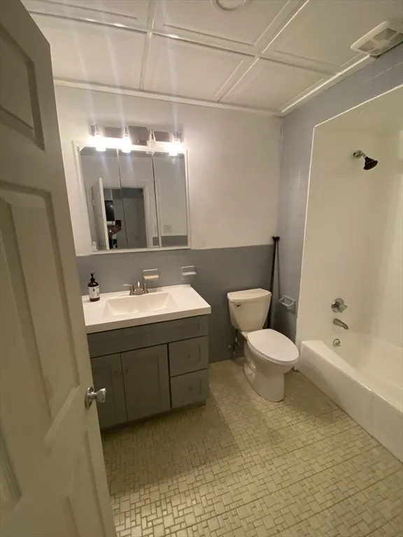 608 Saratoga St, East Boston