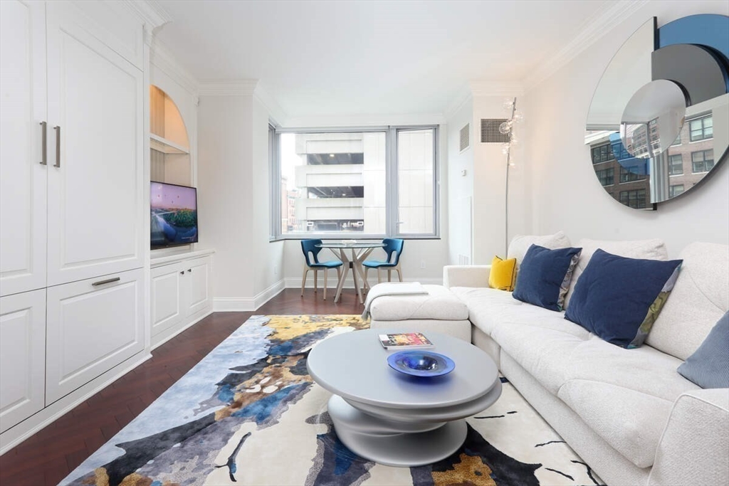 1 Charles Street South, Back Bay