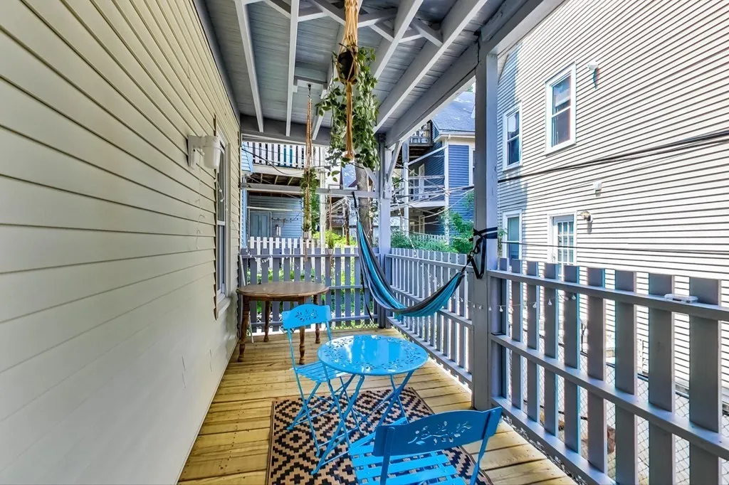 47 Hillside St, Mission Hill