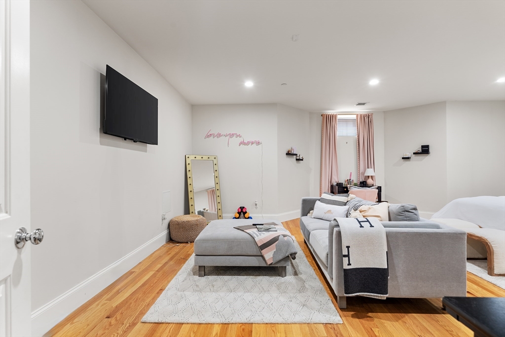 264 Athens, South Boston