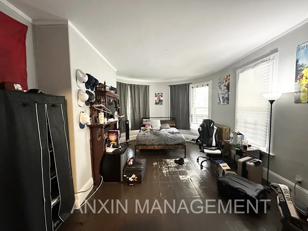 71 Gardner St, Allston