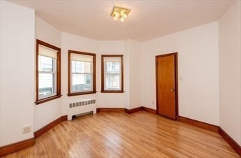 267 Lynn Shore Dr, Diamond District