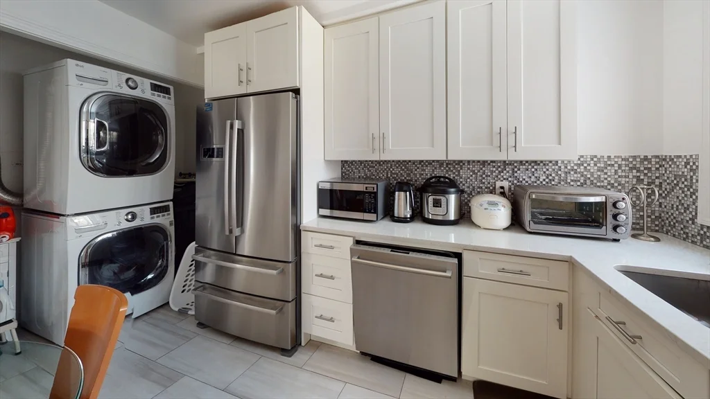 22-24 Broadlawn Park, Chestnut Hill