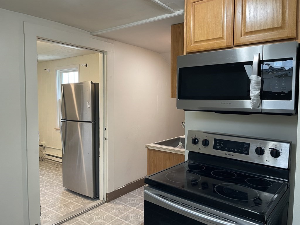 4 Underwood Ct, Westborough