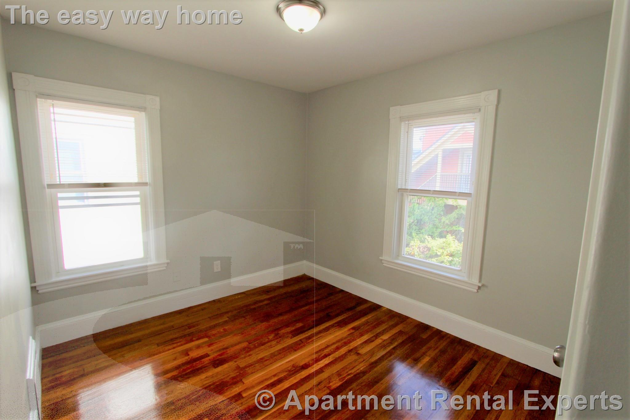 34 Russell St, Malden Center