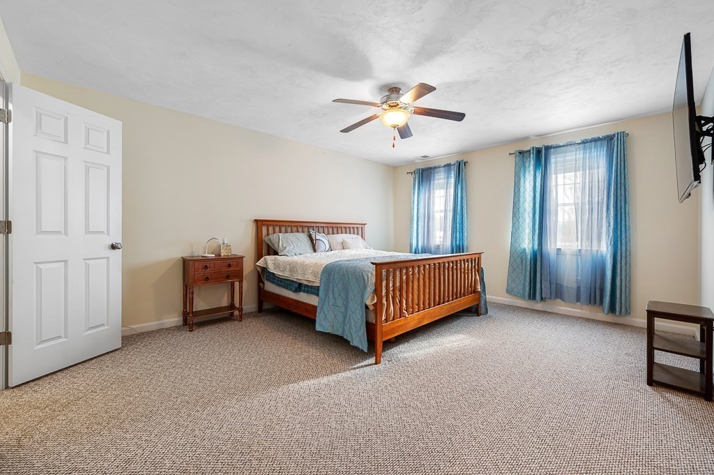 3 Moore Dr, Millbury