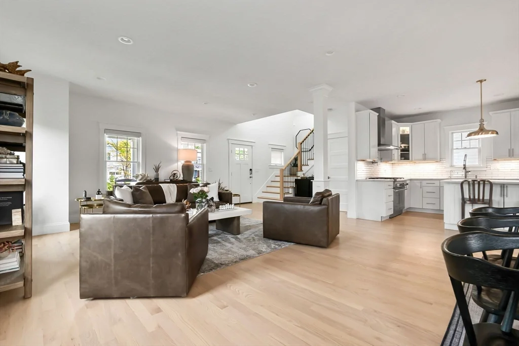 4 Gabaree Ct, Newburyport