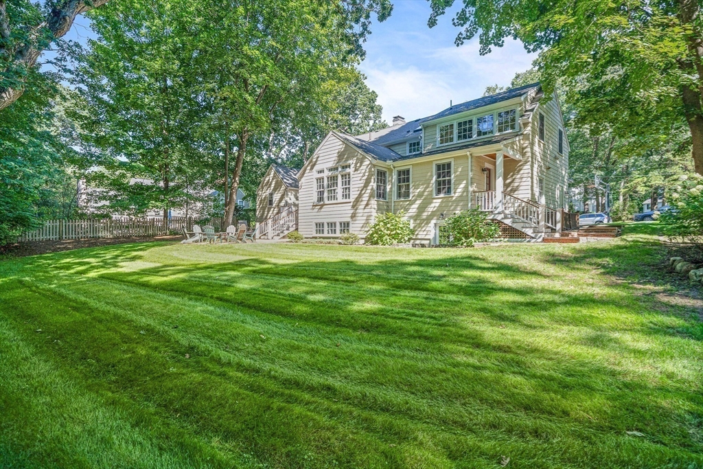 37 Tennyson Rd, Wellesley