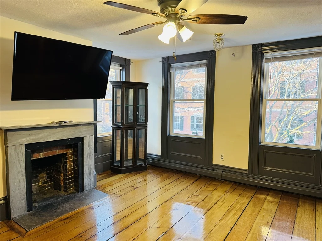 125 Essex St, Salem